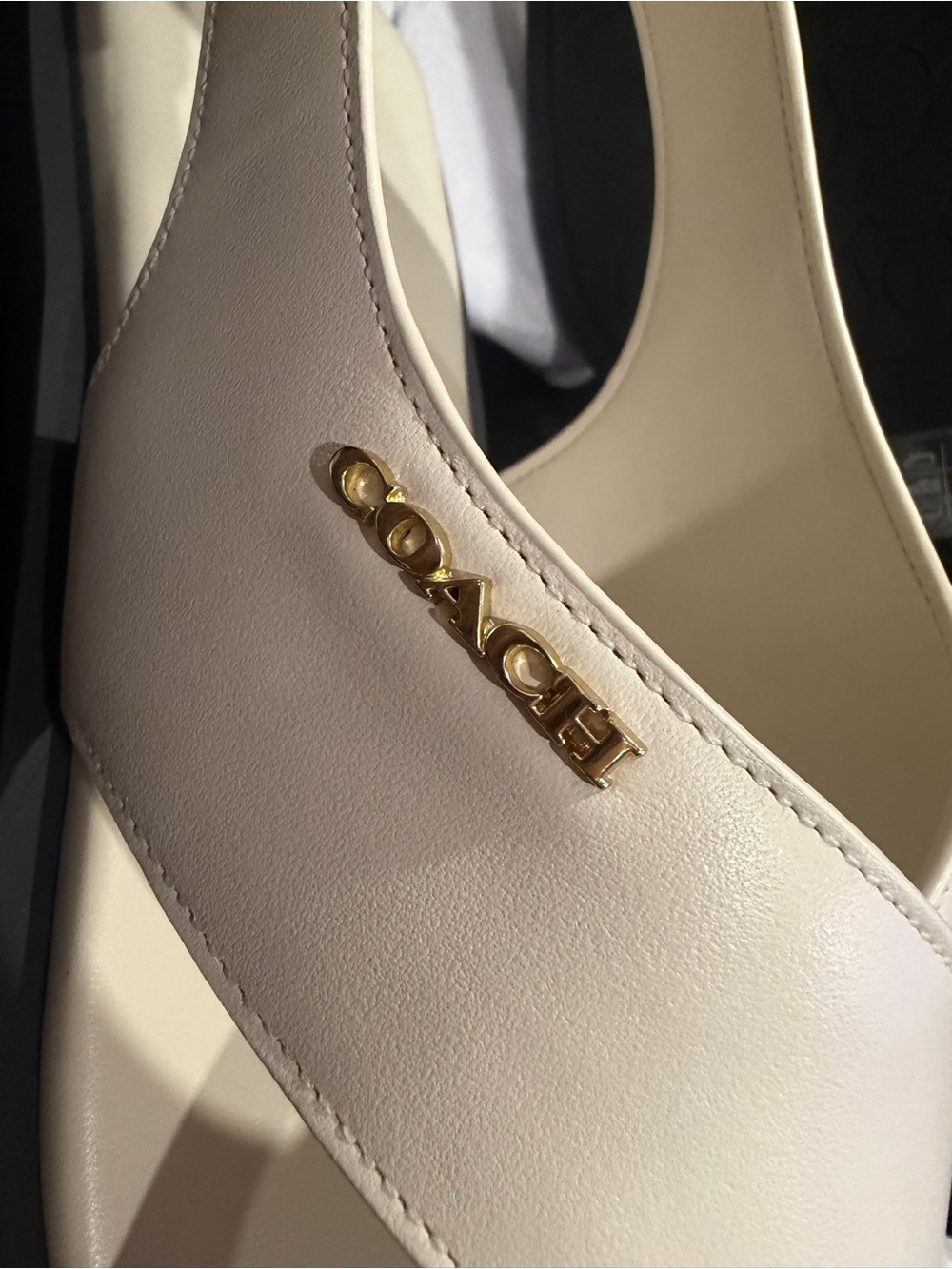 Coach Chalk Leather Crisscross Slide Sandals with Gold Logo CAP62 size 7.5 B - Picture 6 of 16